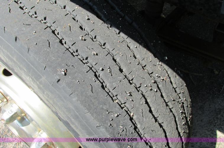 image for item E5175 1996 Chevrolet Kodiak LoPro rollback truck