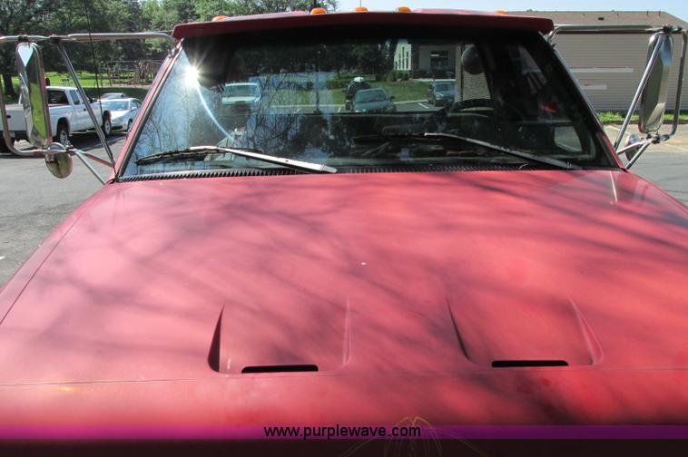 image for item E5175 1996 Chevrolet Kodiak LoPro rollback truck