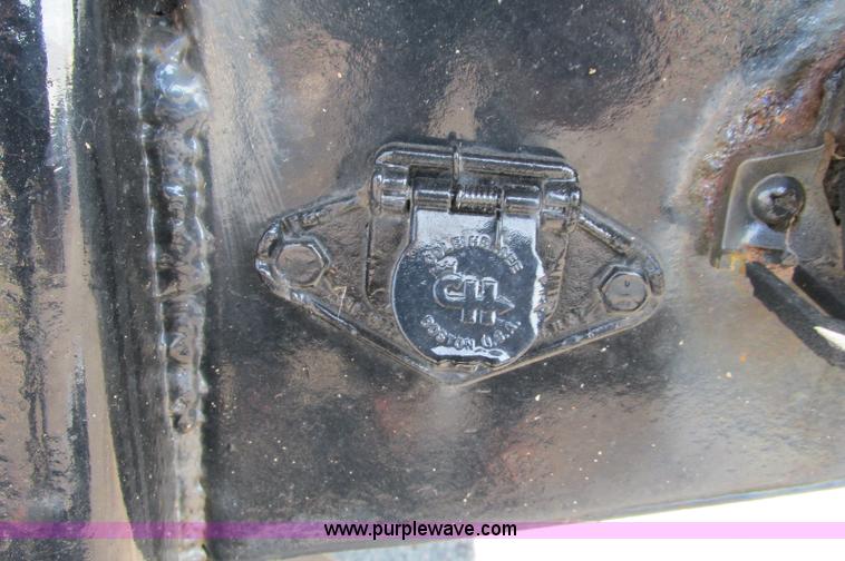 image for item E5175 1996 Chevrolet Kodiak LoPro rollback truck