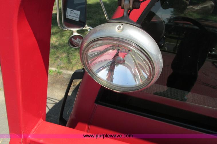 image for item E5175 1996 Chevrolet Kodiak LoPro rollback truck