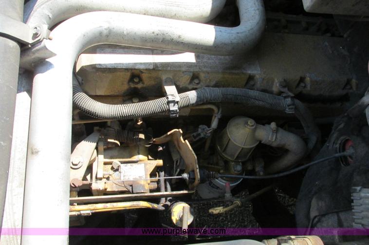 image for item E5175 1996 Chevrolet Kodiak LoPro rollback truck