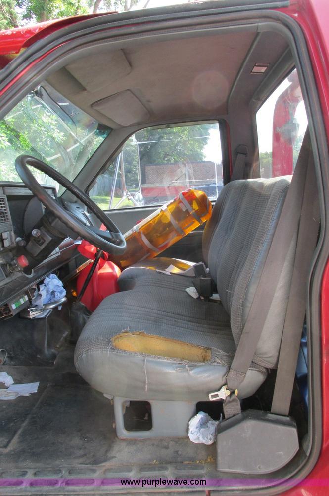 image for item E5175 1996 Chevrolet Kodiak LoPro rollback truck