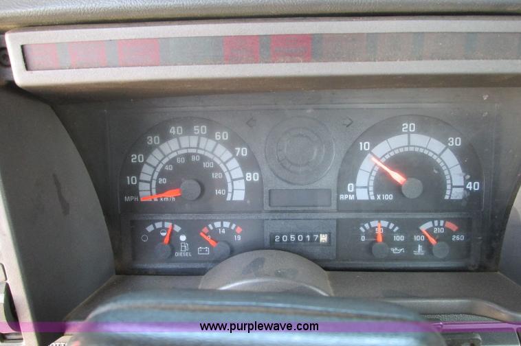 image for item E5175 1996 Chevrolet Kodiak LoPro rollback truck