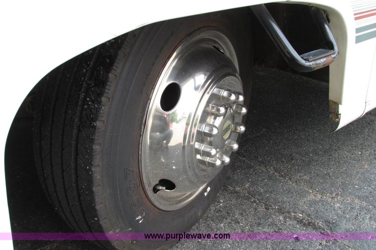 image for item E5176 1997 Georgie Boy MH P30 Pursuit motorhome