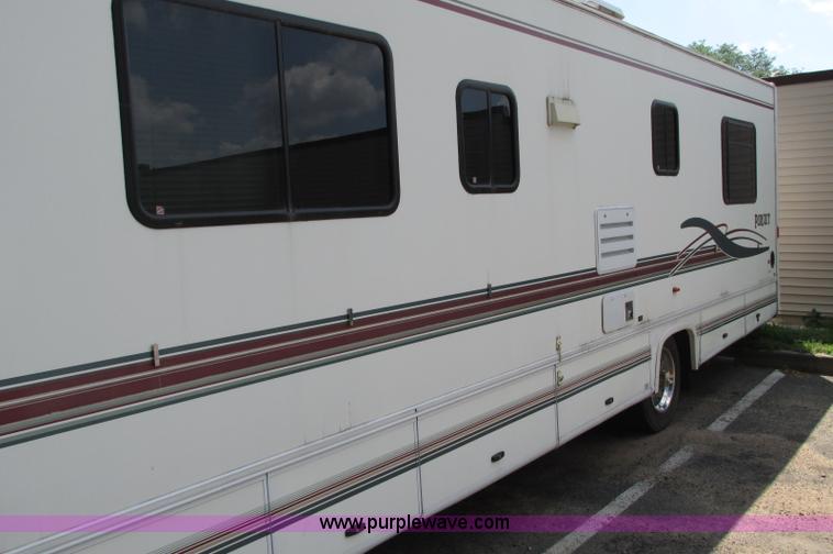 image for item E5176 1997 Georgie Boy MH P30 Pursuit motorhome