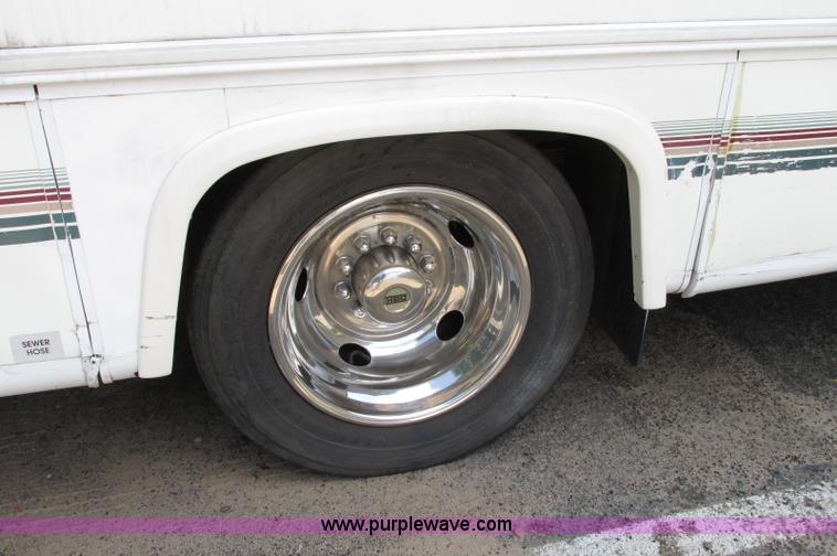 image for item E5176 1997 Georgie Boy MH P30 Pursuit motorhome