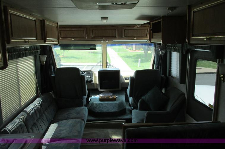 image for item E5176 1997 Georgie Boy MH P30 Pursuit motorhome