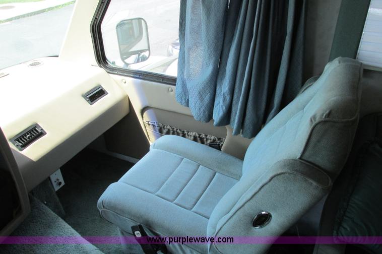 image for item E5176 1997 Georgie Boy MH P30 Pursuit motorhome