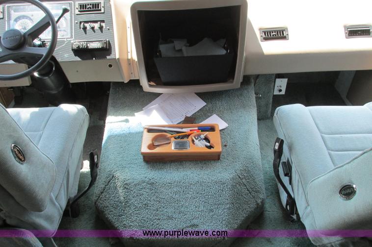 image for item E5176 1997 Georgie Boy MH P30 Pursuit motorhome