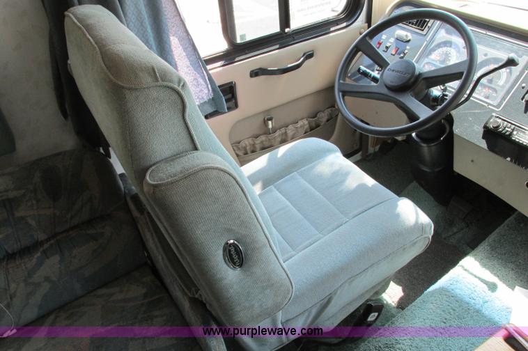 image for item E5176 1997 Georgie Boy MH P30 Pursuit motorhome