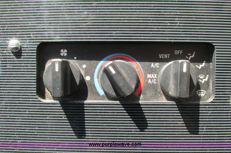 image for item E5176 1997 Georgie Boy MH P30 Pursuit motorhome