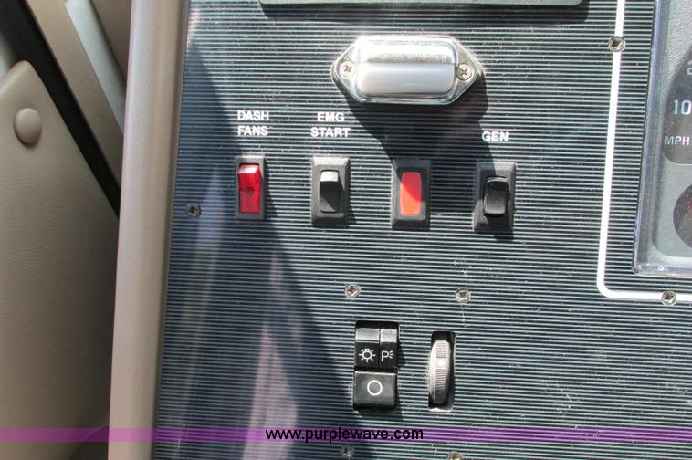 image for item E5176 1997 Georgie Boy MH P30 Pursuit motorhome