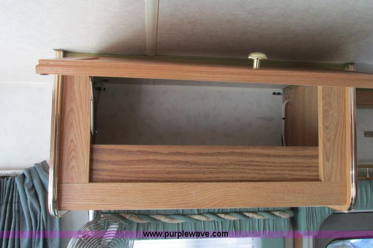 image for item E5176 1997 Georgie Boy MH P30 Pursuit motorhome