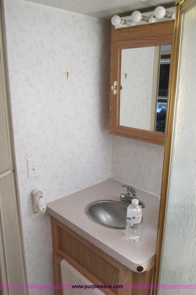 image for item E5176 1997 Georgie Boy MH P30 Pursuit motorhome