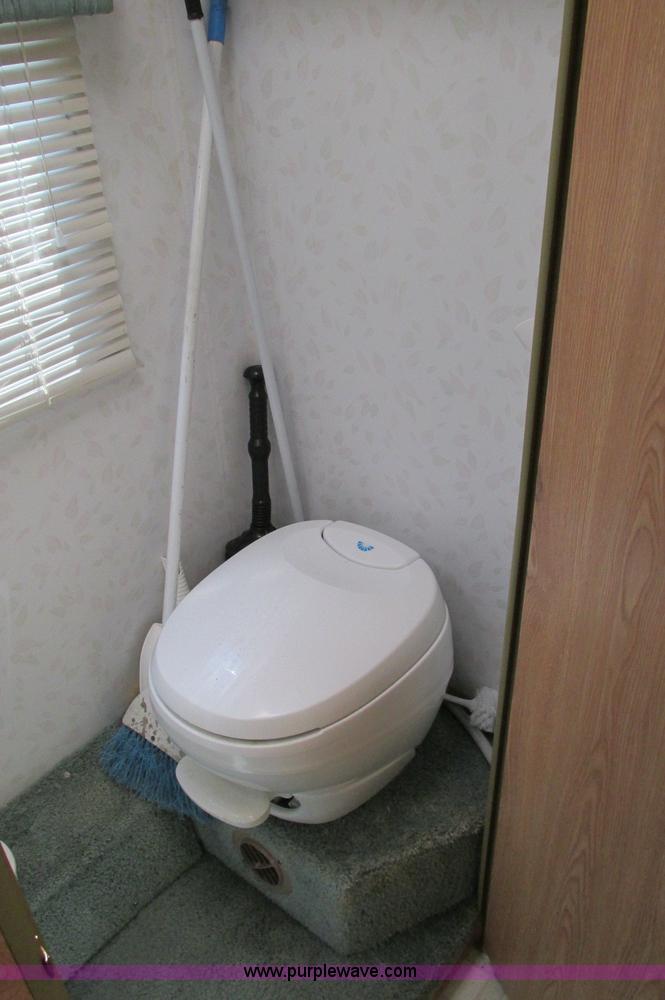 image for item E5176 1997 Georgie Boy MH P30 Pursuit motorhome