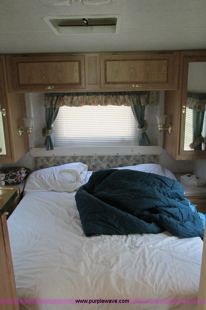 image for item E5176 1997 Georgie Boy MH P30 Pursuit motorhome