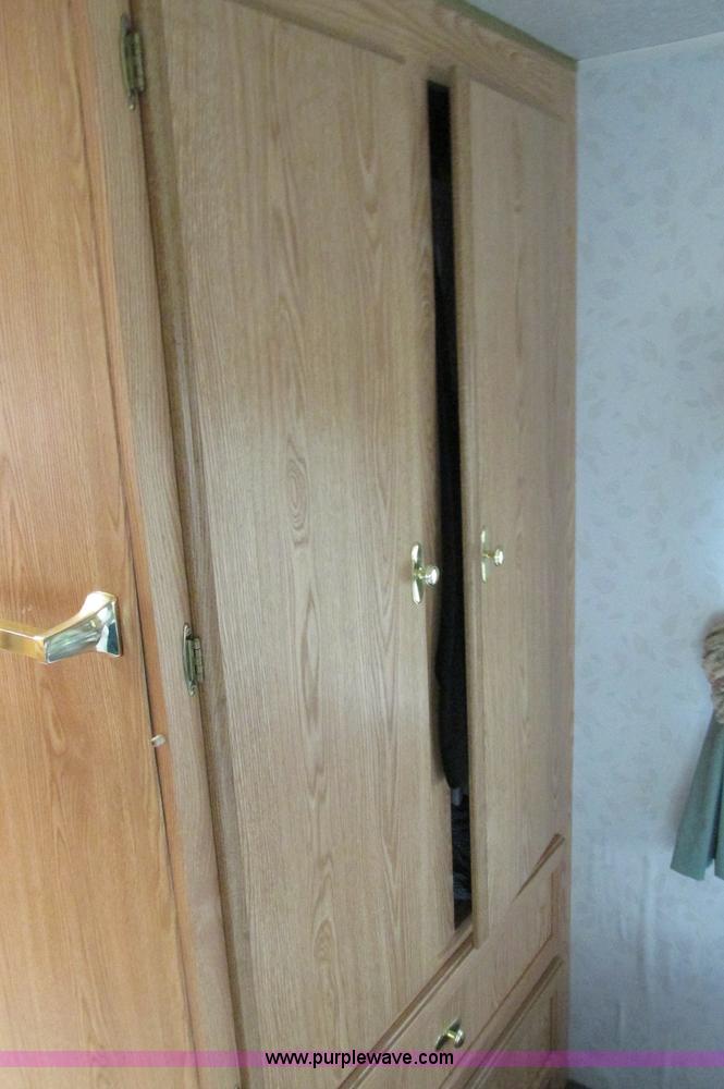 image for item E5176 1997 Georgie Boy MH P30 Pursuit motorhome