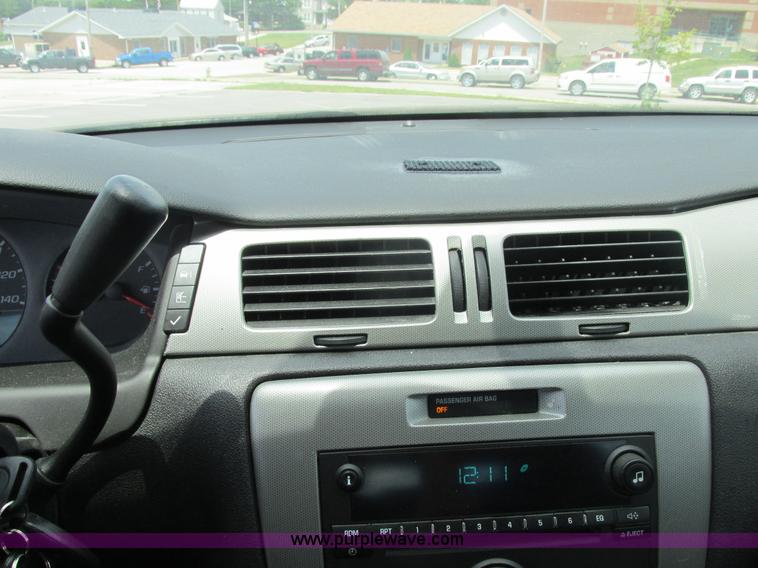 image for item E7271 2009 Chevrolet Impala Police