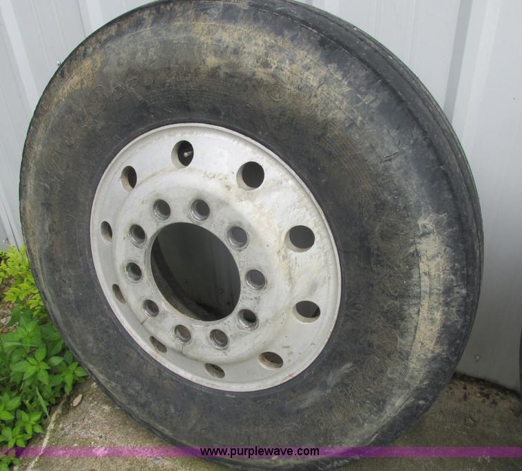 image for item E7322 (2) Sumitomo ST-718LP steer tires