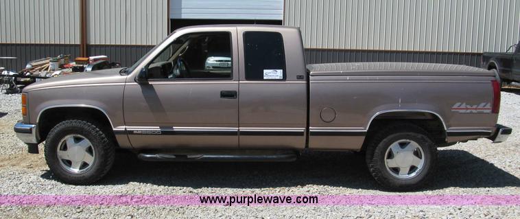 image for item F5073 1995 GMC Sierra 2500 Club Coupe pickup truck