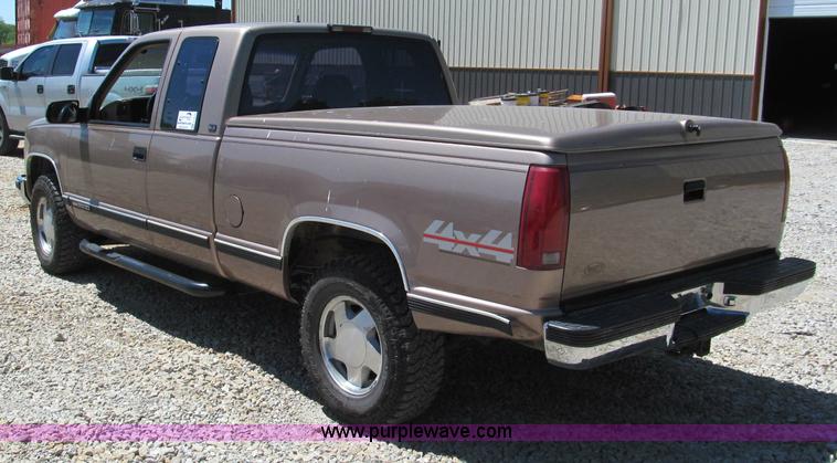 image for item F5073 1995 GMC Sierra 2500 Club Coupe pickup truck