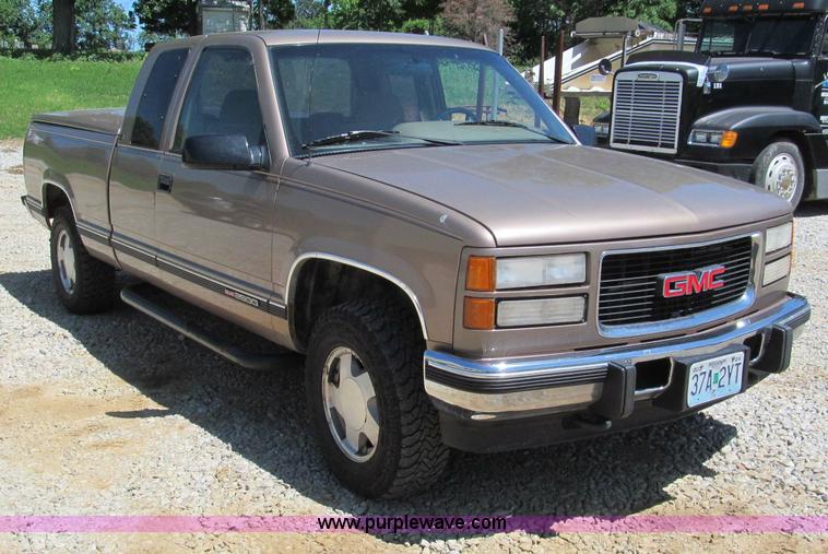image for item F5073 1995 GMC Sierra 2500 Club Coupe pickup truck