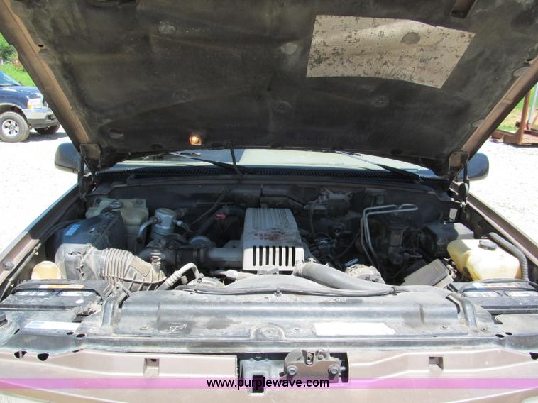 image for item F5073 1995 GMC Sierra 2500 Club Coupe pickup truck