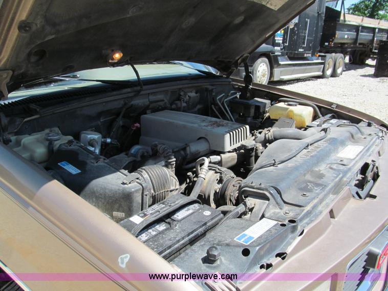 image for item F5073 1995 GMC Sierra 2500 Club Coupe pickup truck