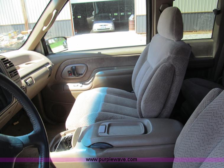 image for item F5073 1995 GMC Sierra 2500 Club Coupe pickup truck