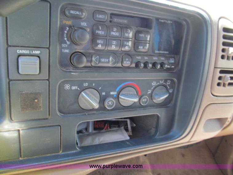 image for item F5073 1995 GMC Sierra 2500 Club Coupe pickup truck