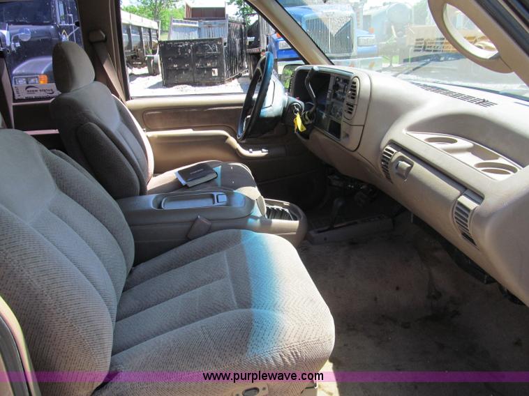 image for item F5073 1995 GMC Sierra 2500 Club Coupe pickup truck