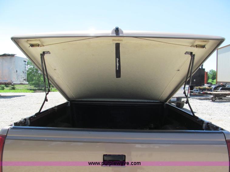 image for item F5073 1995 GMC Sierra 2500 Club Coupe pickup truck