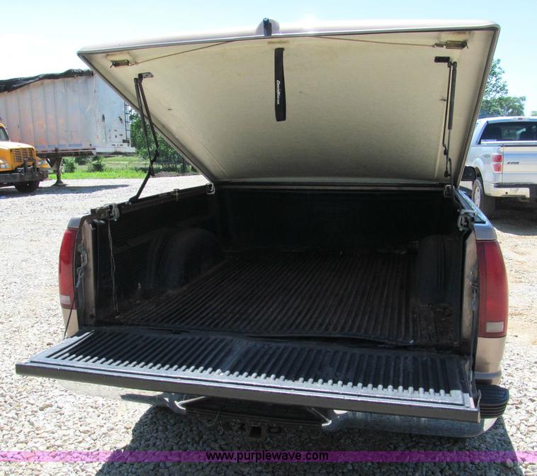 image for item F5073 1995 GMC Sierra 2500 Club Coupe pickup truck