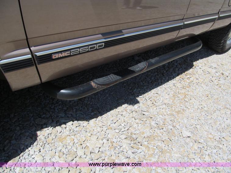 image for item F5073 1995 GMC Sierra 2500 Club Coupe pickup truck