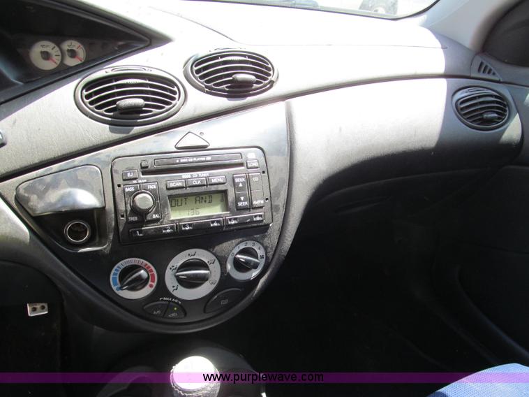 image for item F5074 2004 Ford Focus ZX3 SVT