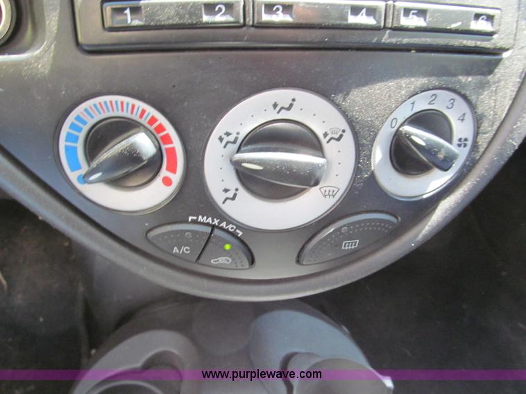 image for item F5074 2004 Ford Focus ZX3 SVT