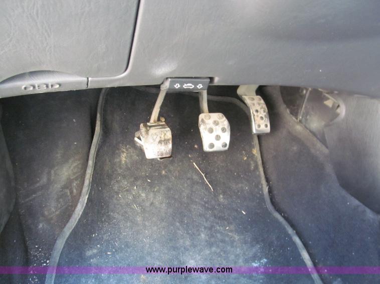 image for item F5074 2004 Ford Focus ZX3 SVT