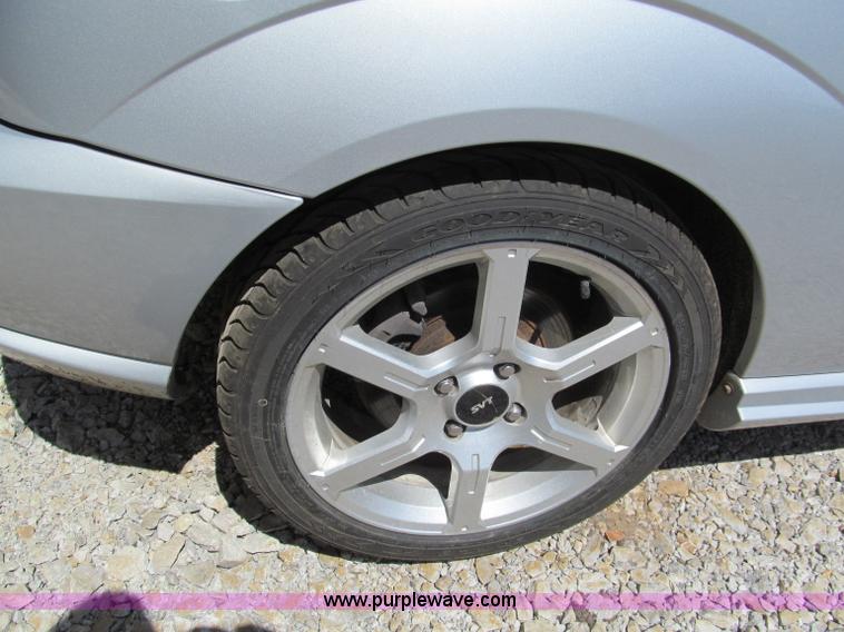 image for item F5074 2004 Ford Focus ZX3 SVT