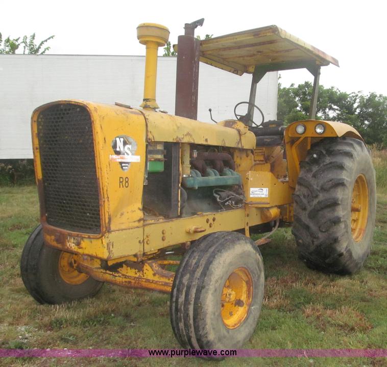 image for item F7054 John Deere 700 tractor