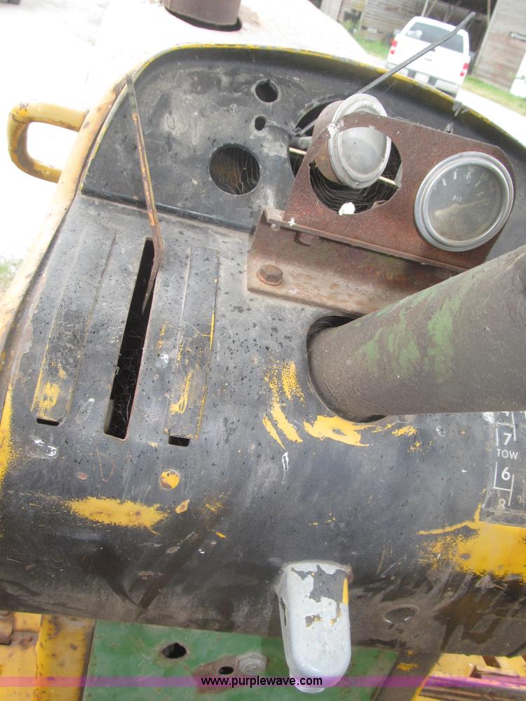 image for item F7054 John Deere 700 tractor