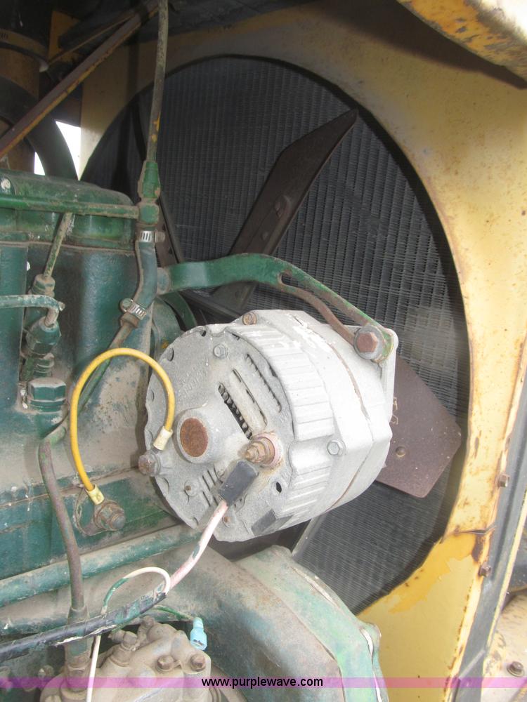 image for item F7054 John Deere 700 tractor