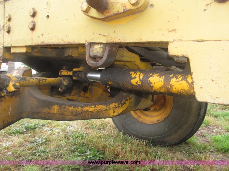 image for item F7054 John Deere 700 tractor