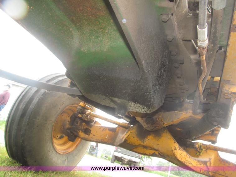 image for item F7054 John Deere 700 tractor