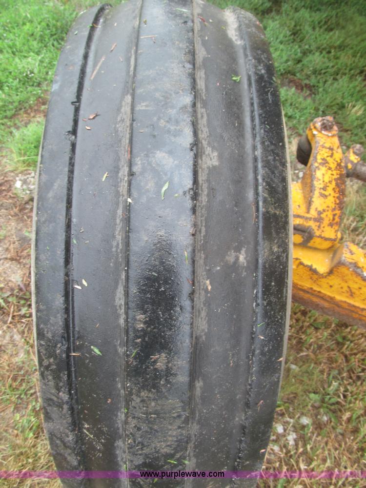 image for item F7054 John Deere 700 tractor