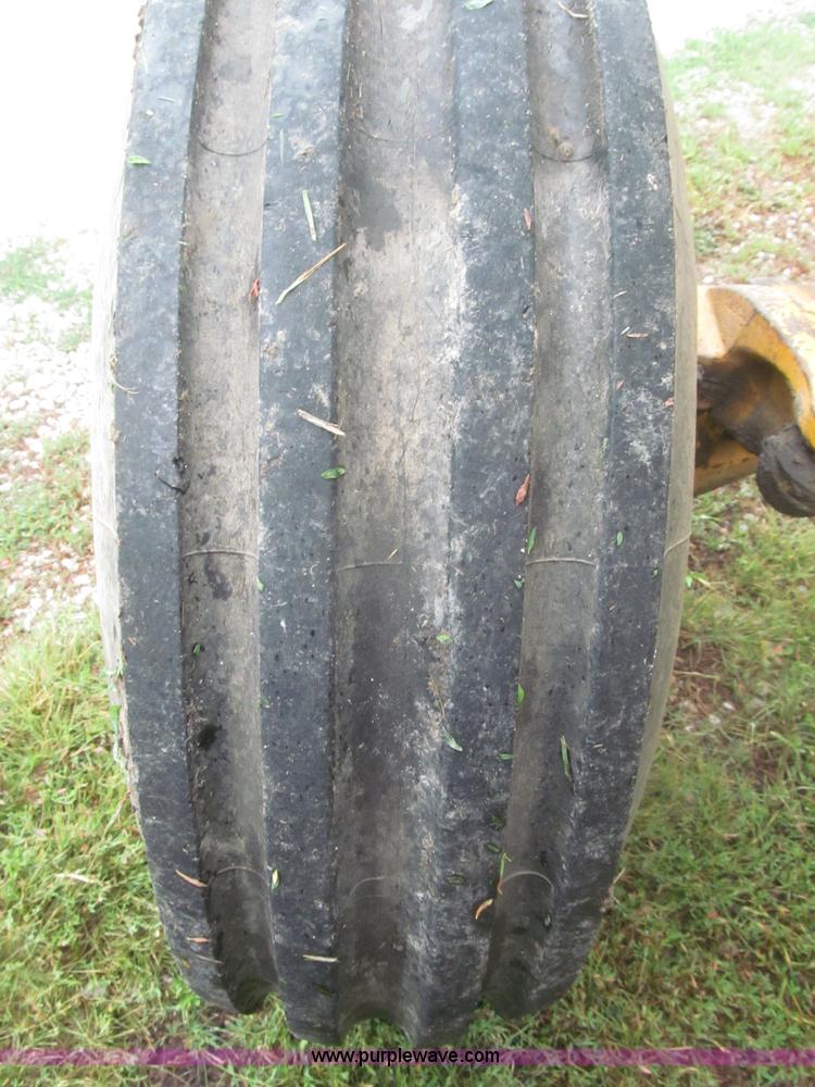 image for item F7054 John Deere 700 tractor