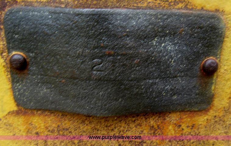 image for item F7054 John Deere 700 tractor