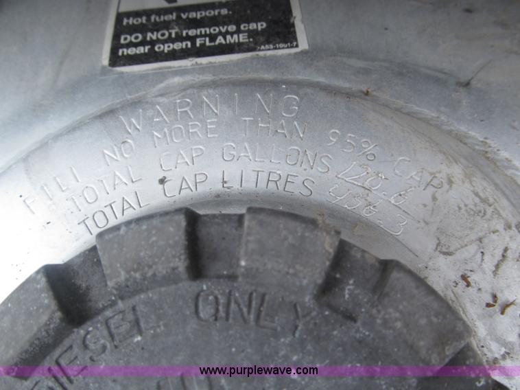 image for item F7055 2006 Kenworth T800 semi truck