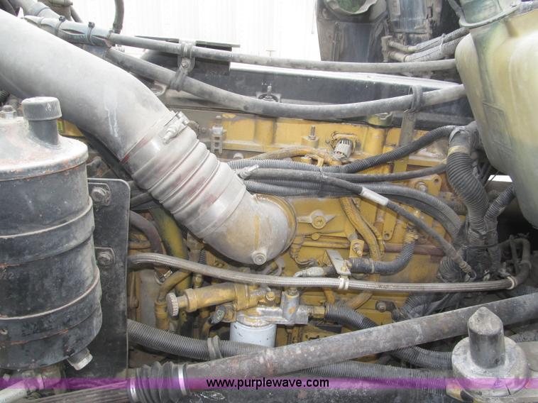 image for item F7055 2006 Kenworth T800 semi truck