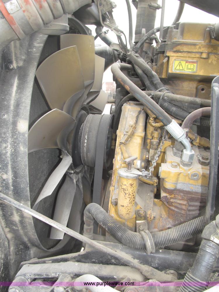 image for item F7055 2006 Kenworth T800 semi truck