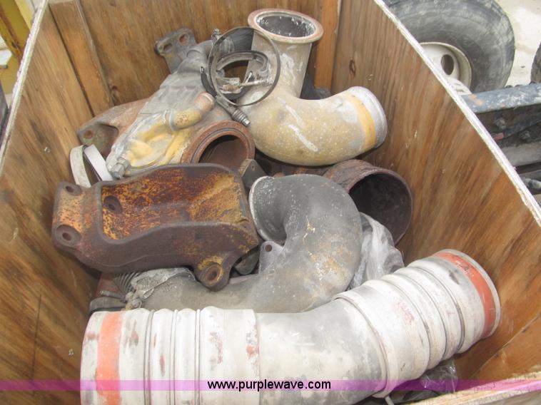 image for item F7055 2006 Kenworth T800 semi truck